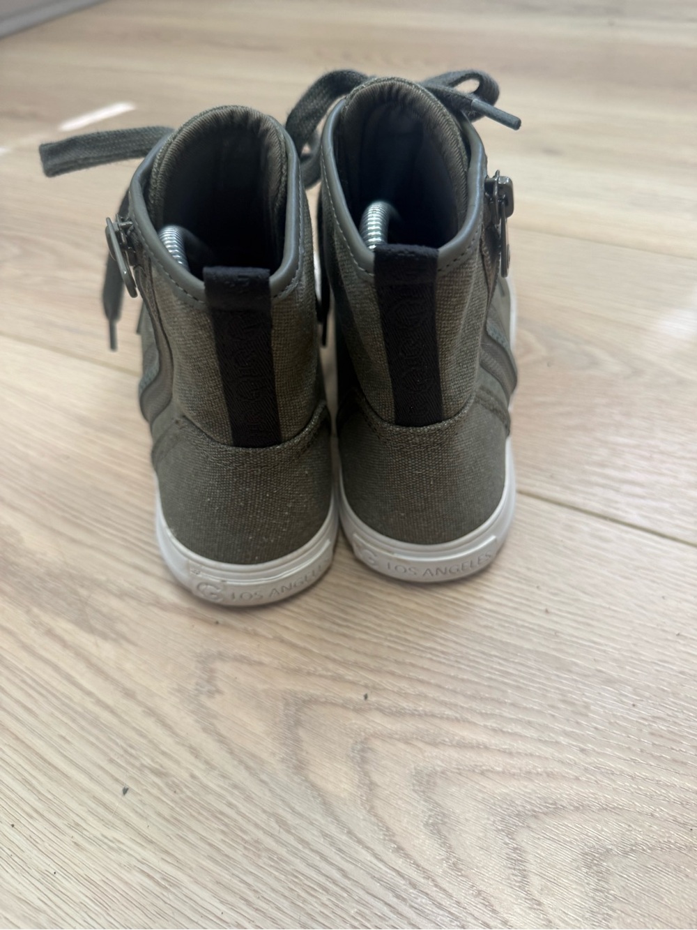 Guess Los Angeles Canvas Sneakers
G Gorlia2 Green Size 8.5 - Picture 2 of 10